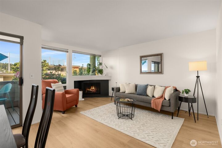Property Photo:  2831  14th Avenue W 2  WA 98119 