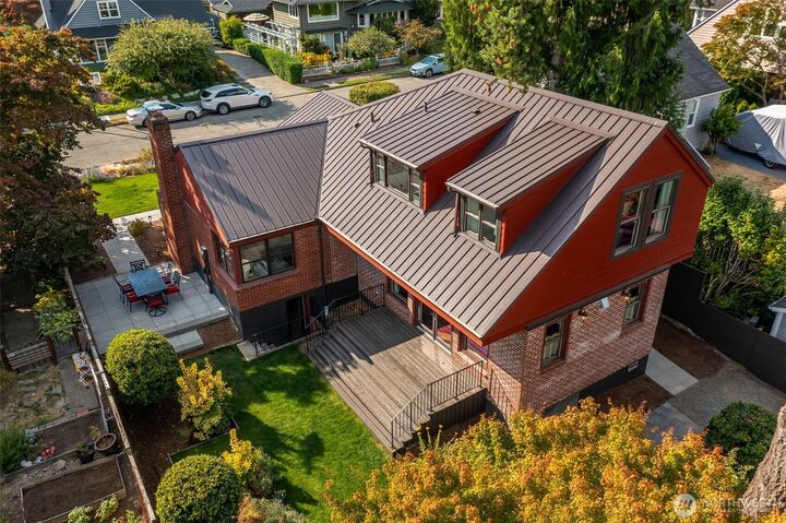Property Photo:  7318  54th Avenue NE  WA 98115 