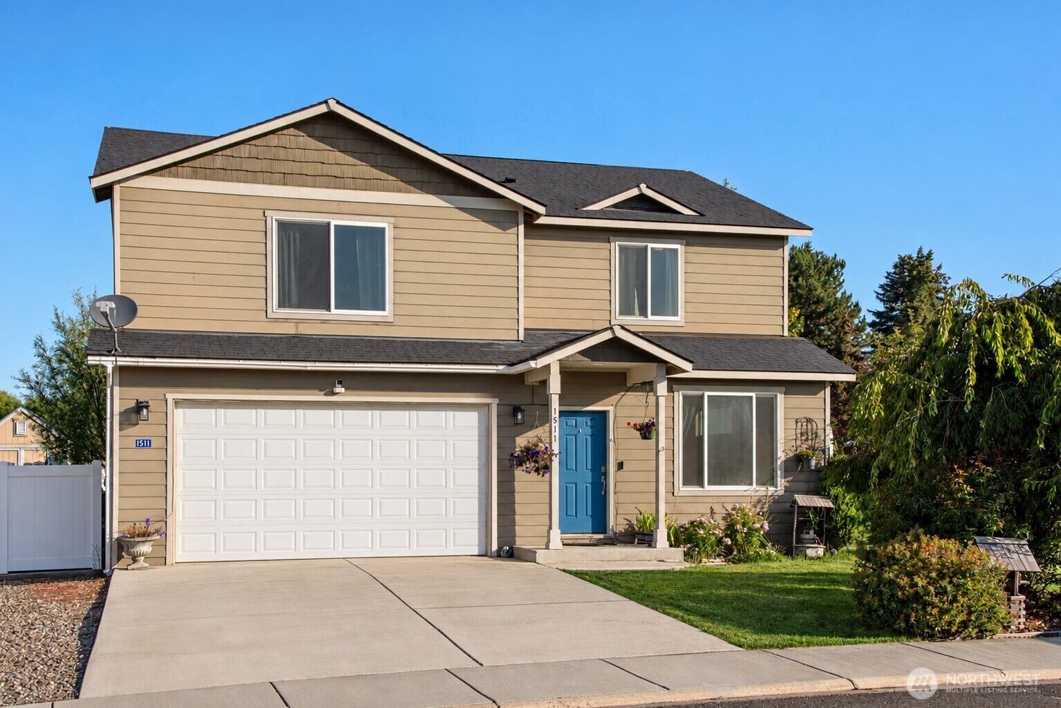 Property Photo: 1511 E Seattle Avenue WA 98926