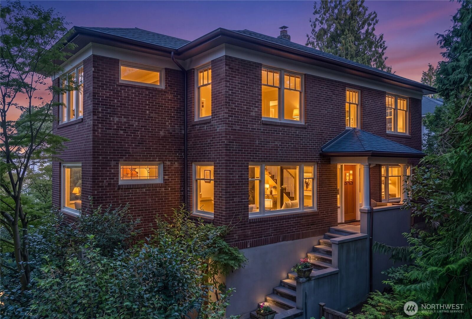 Property Photo:  2306  Lake Park Drive S  WA 98144 