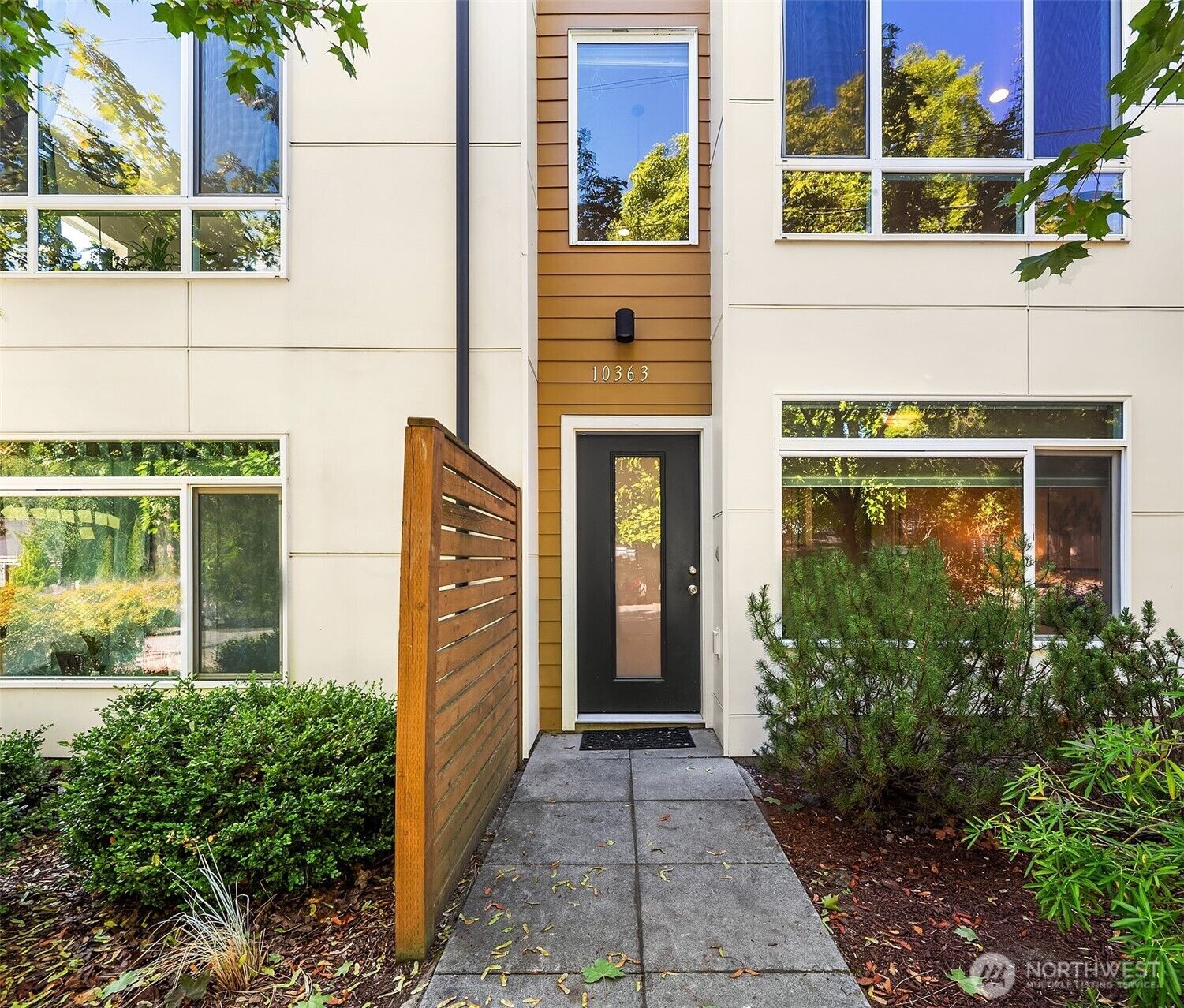 Property Photo:  10363  Ashworth Avenue N  WA 98133 