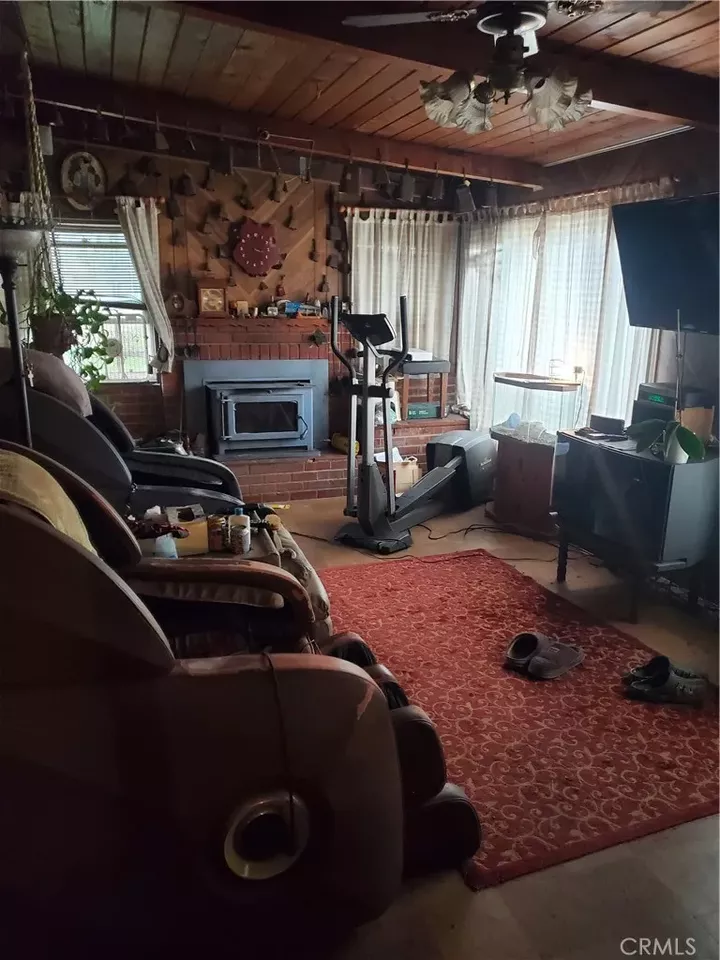 Property Photo: 6850 Hesperia CA 91335