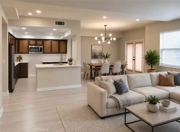 Property Photo: 1136 N Euclid 14 CA 92801