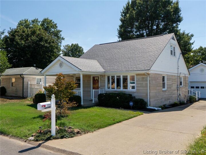 Property Photo: 723 Martha Avenue IN 47130