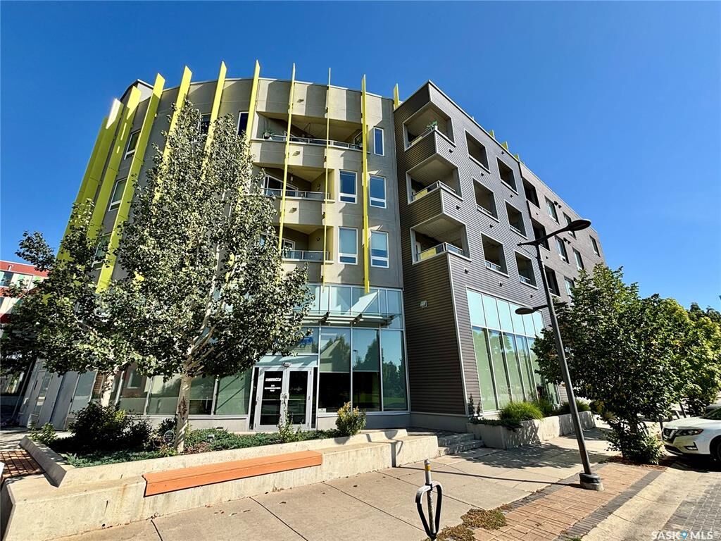 Property Photo:  408 B Avenue S 403  SK S7M 5M9 