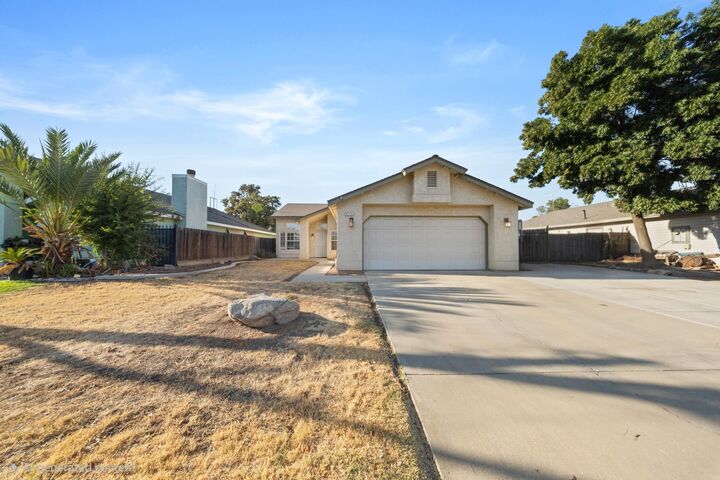 Property Photo:  915 Euclid Drive  CA 93230 