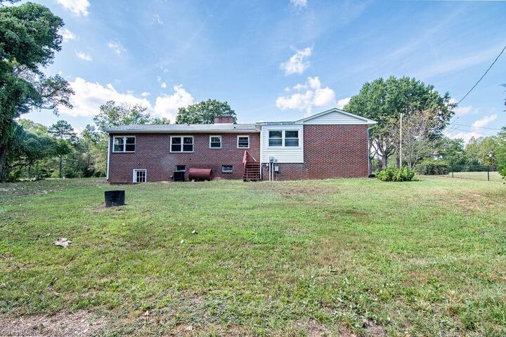 Property Photo: 1428 US Highway 311 N NC 27052