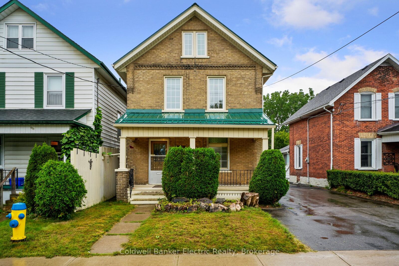 Property Photo: 553 Chamberlain Street ON K9J 4L6