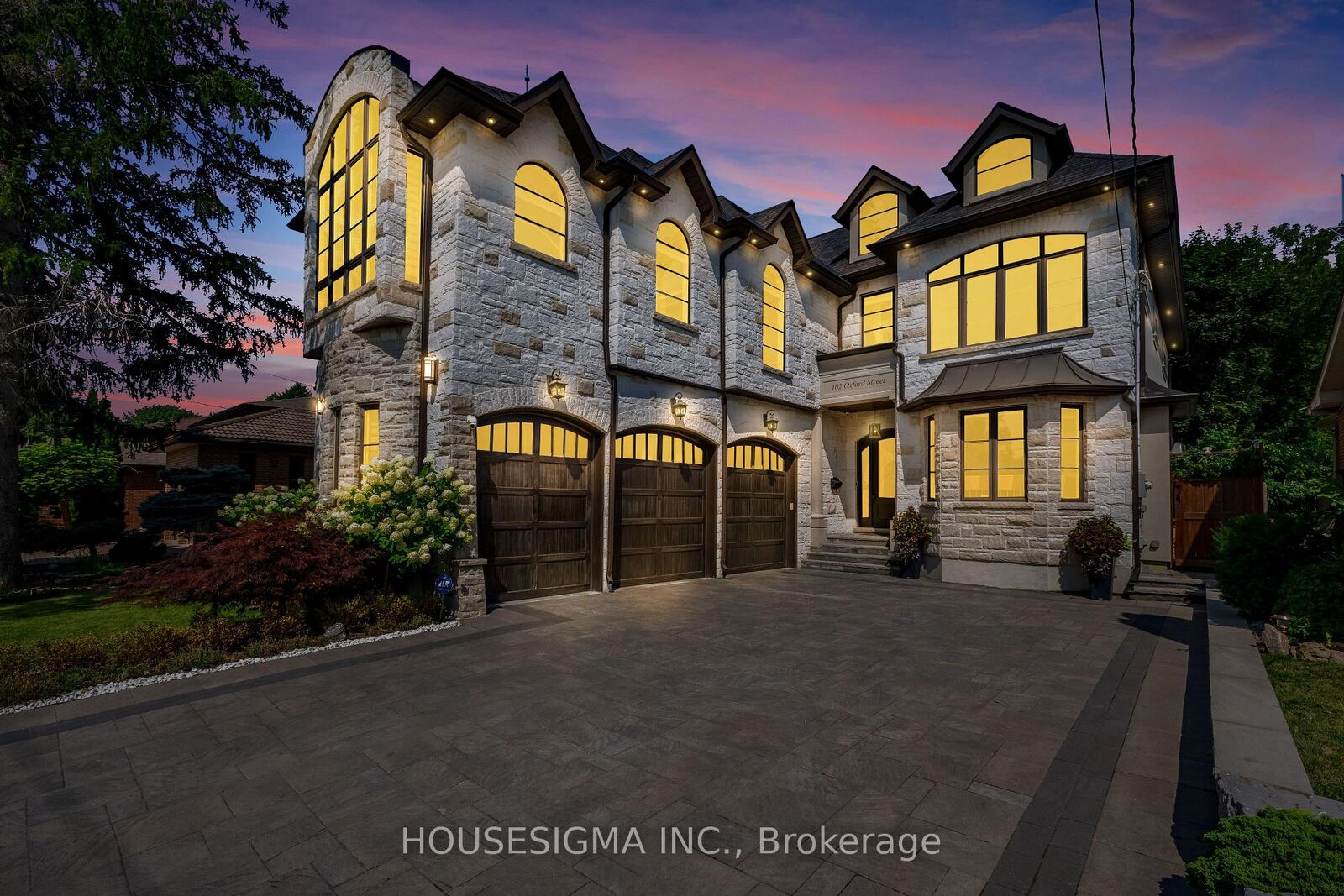 Property Photo:  102 Oxford Street  ON L4C 4L5 