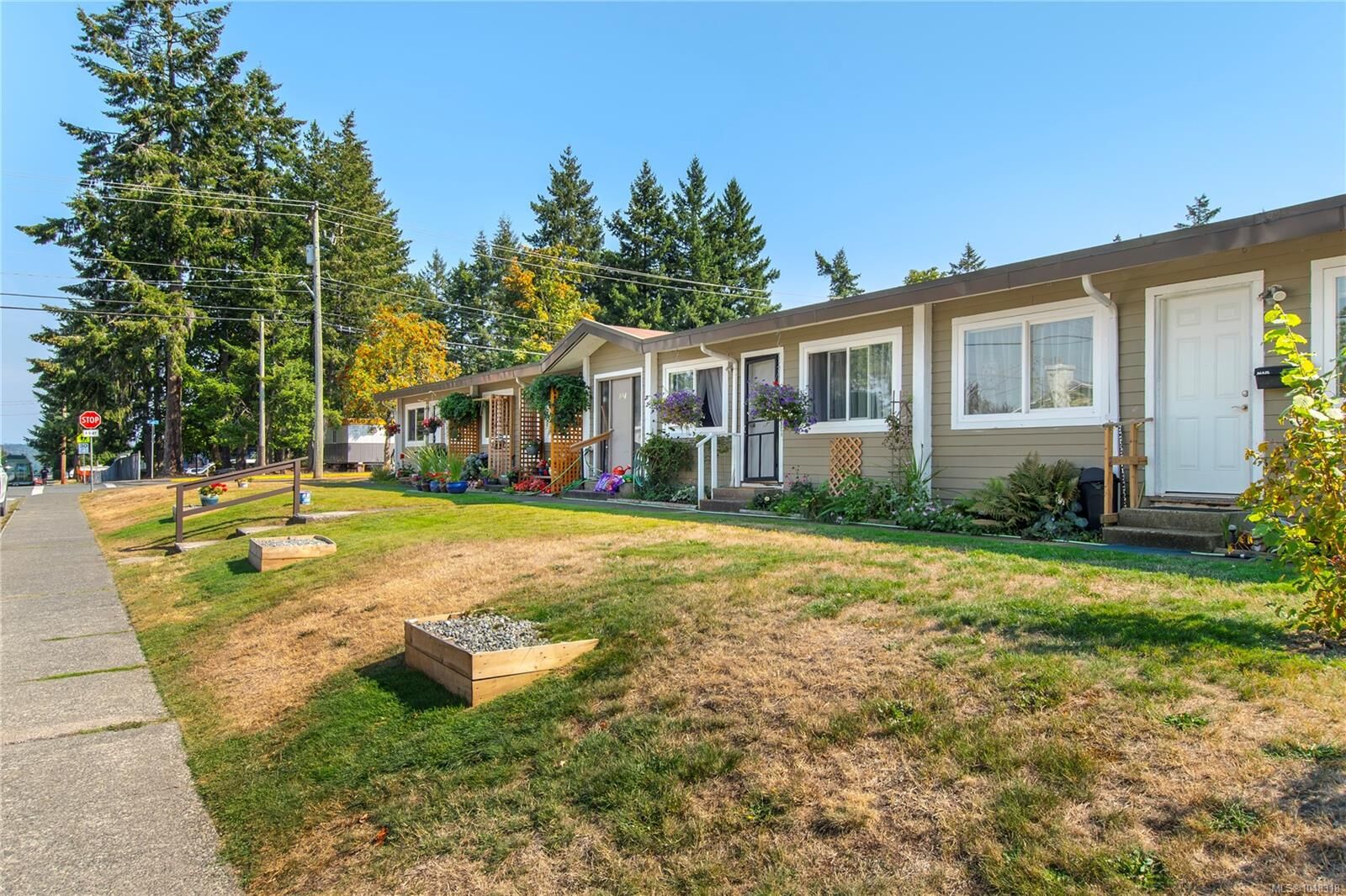 Property Photo:  394 Cedar St  BC V9W 2V2 