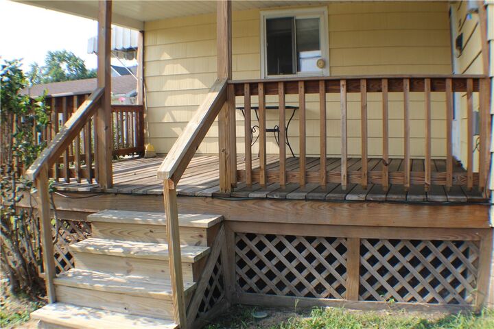 Property Photo:  517 Charles St  PA 15022 