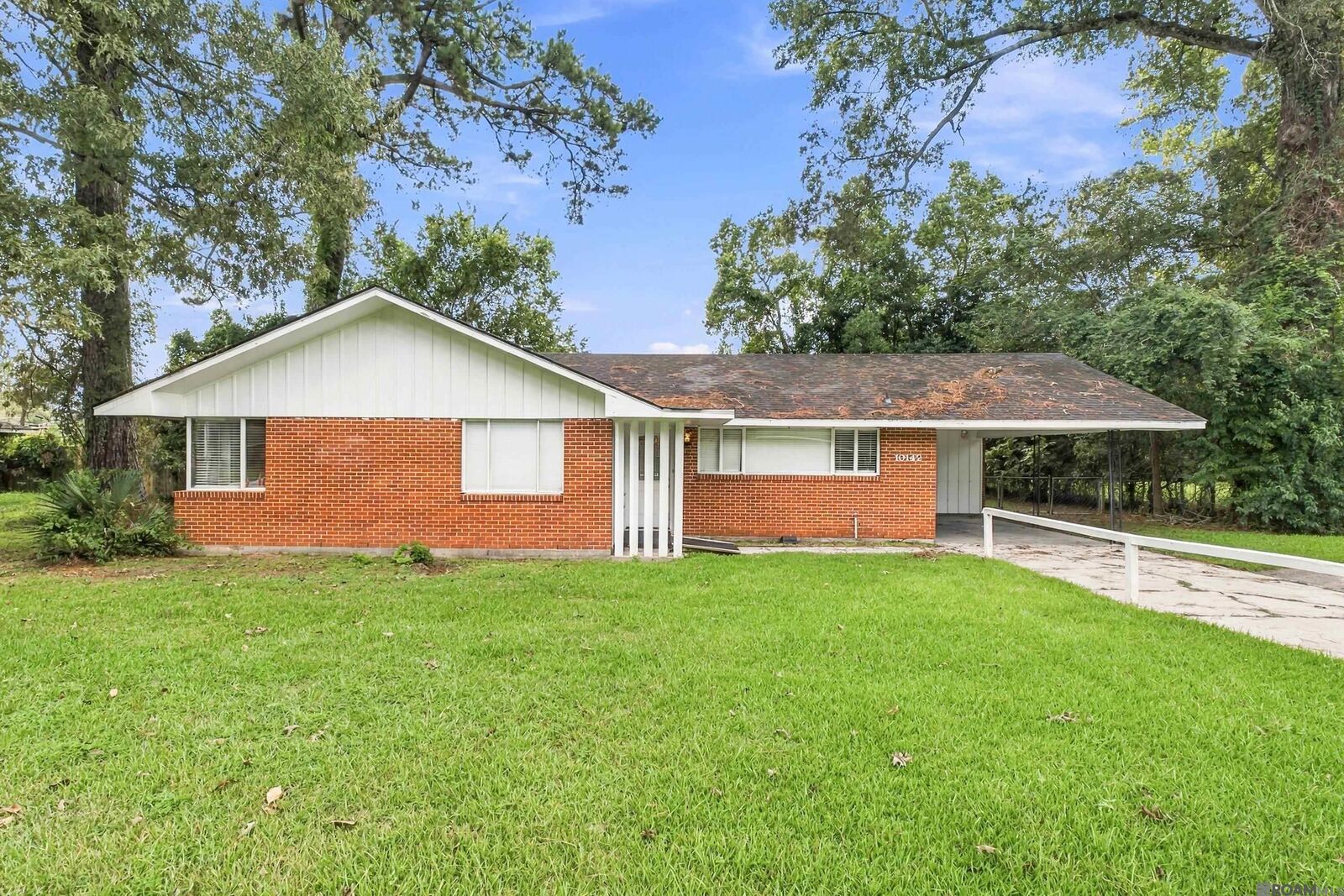 Property Photo:  10142 Mollylea Dr  LA 70815 