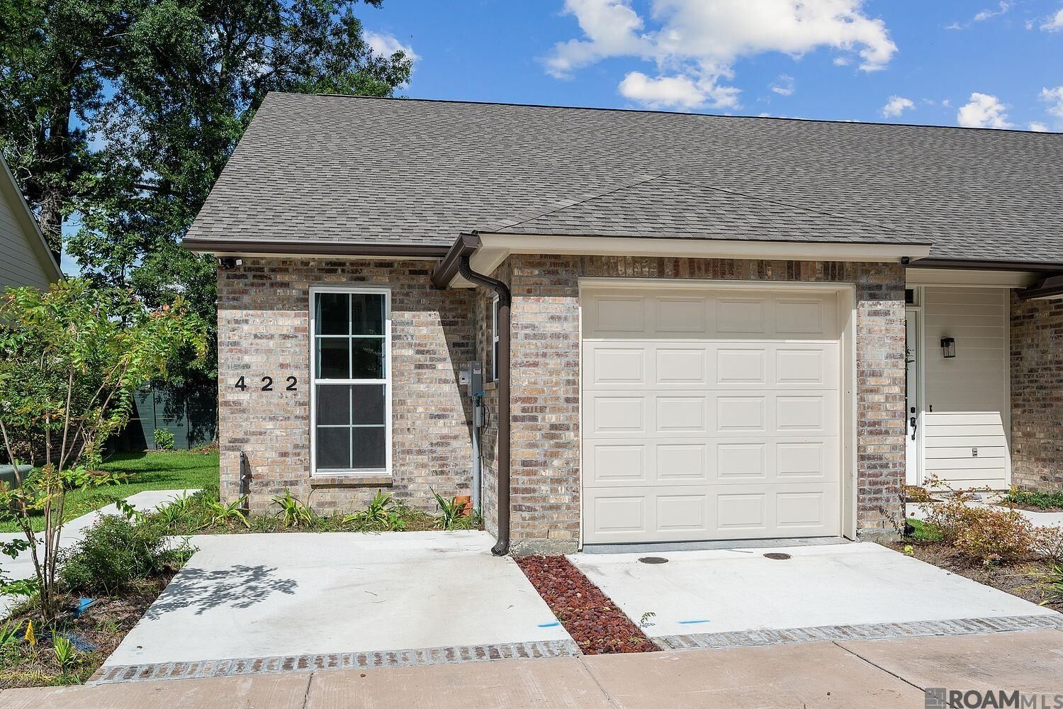 Property Photo: 422 St Thomas Ln LA 70806
