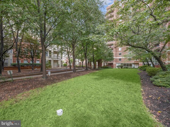 Property Photo:  1321 N Adams Court 106  VA 22201 