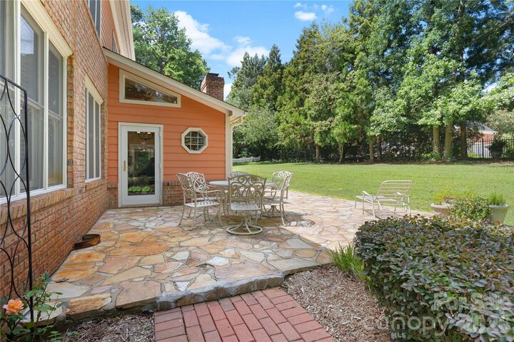 Property Photo:  6041 Bluebird Hill Lane  NC 28104 