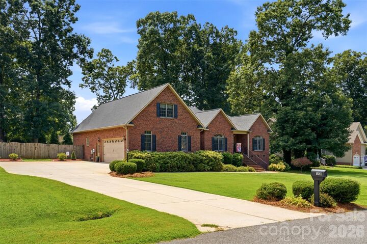 Property Photo:  150 Saddlewood Lane  NC 28625 