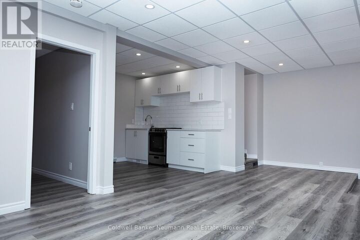 Property Photo:  95 Farquhar Street  ON N1H 3N4 