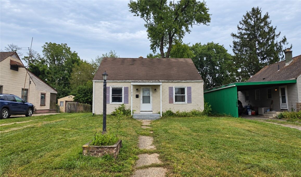 Property Photo: 1624 N Sweetbriar Lane OH 45505