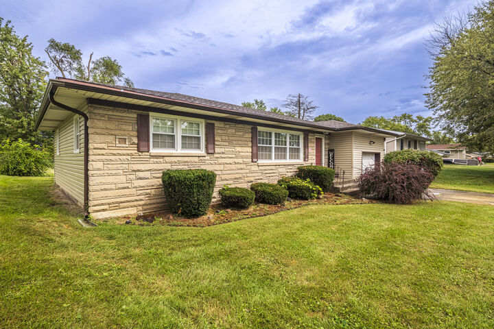 Property Photo:  1900 W 58th Place  IN 46410 