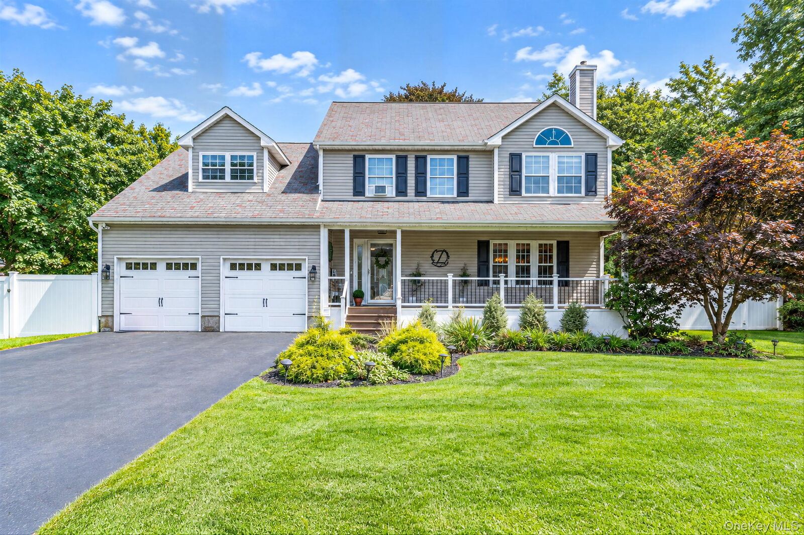 Property Photo:  7 Hewlett Avenue  NY 11772 