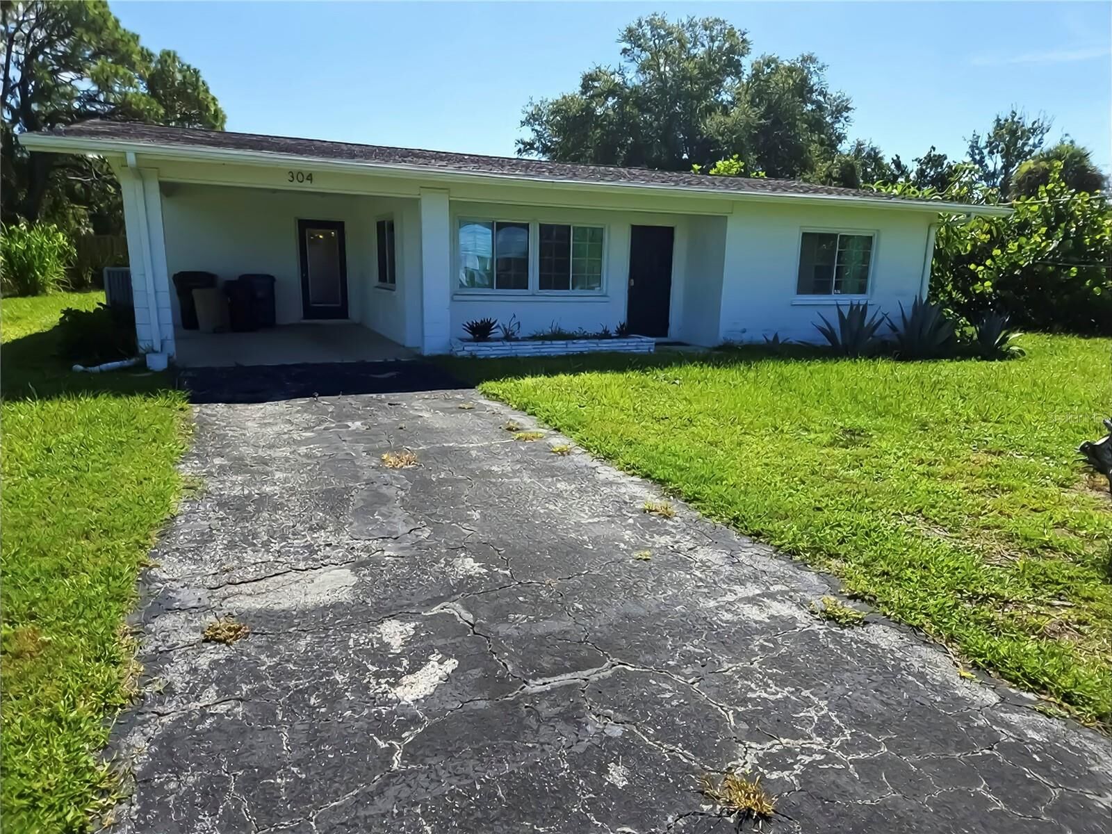 Property Photo: 304 Shore Road FL 34275