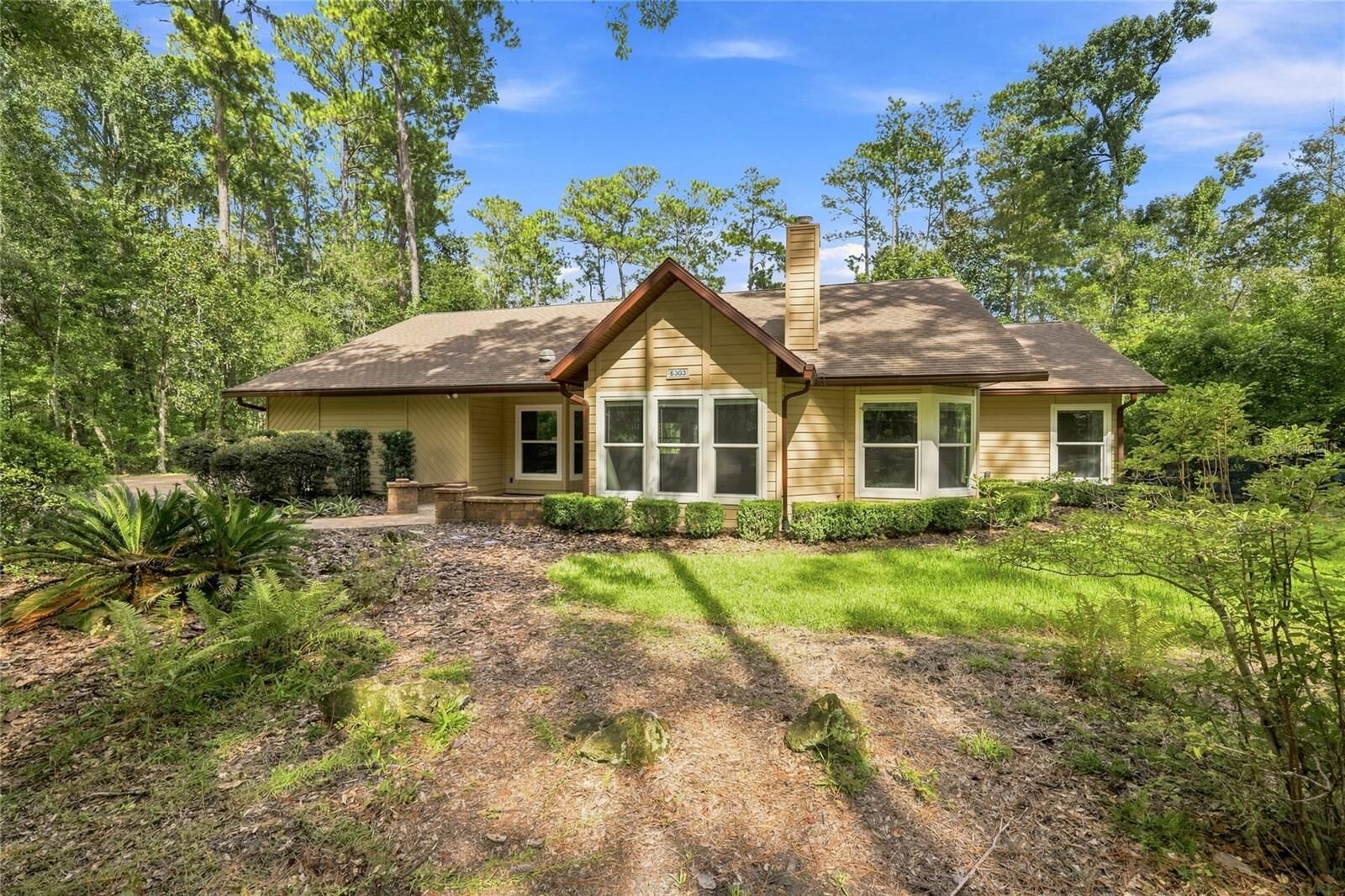 Property Photo:  6303 NW 93rd Terrace  FL 32653 