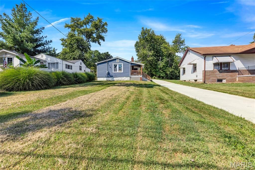 Property Photo: 21 Shumate Avenue MO 63043