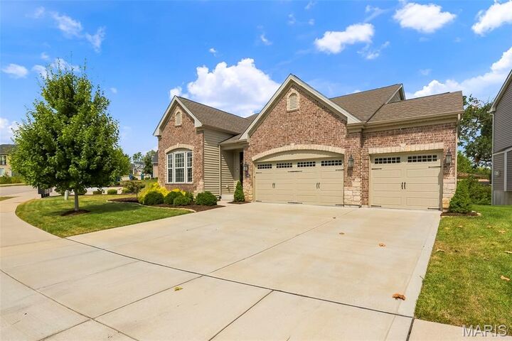 Property Photo:  140 Oakleigh Park Lane  MO 63303 