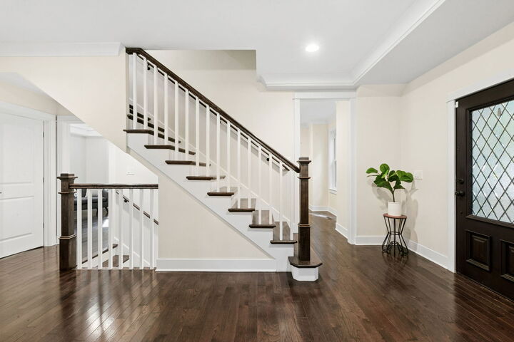 Property Photo: 2412 Noyes Street IL 60201