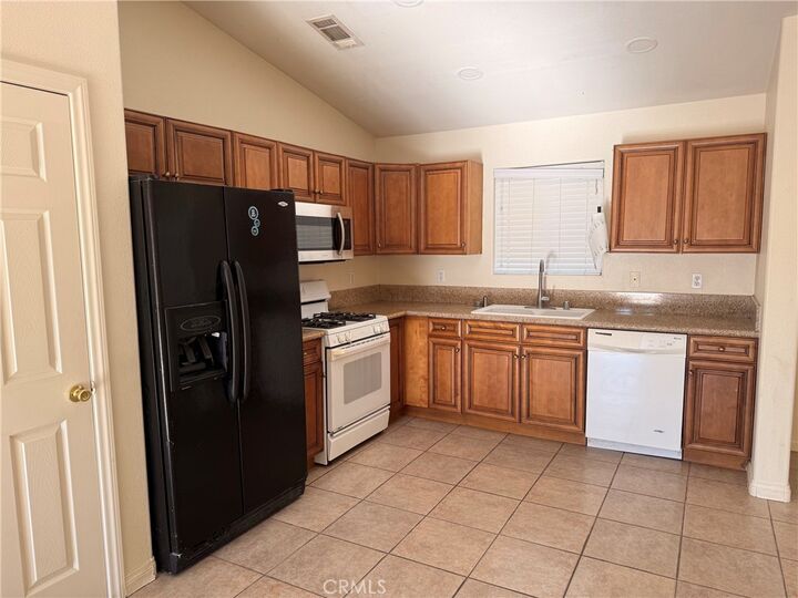 Property Photo:  21544 National Trails Hwy  CA 92368 