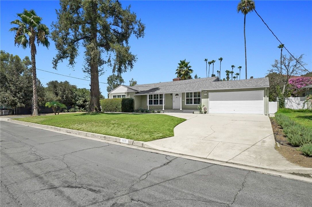 Property Photo: 601 E Hermosa CA 91775