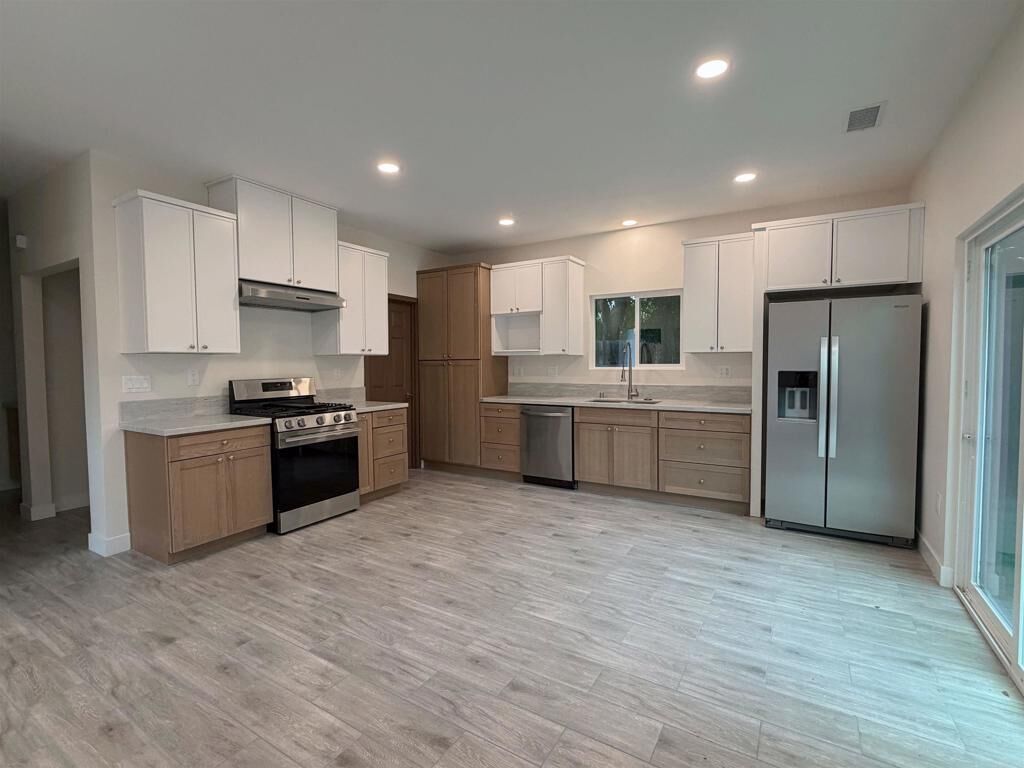 Property Photo:  13714 Woodgate Pl  CA 92064 