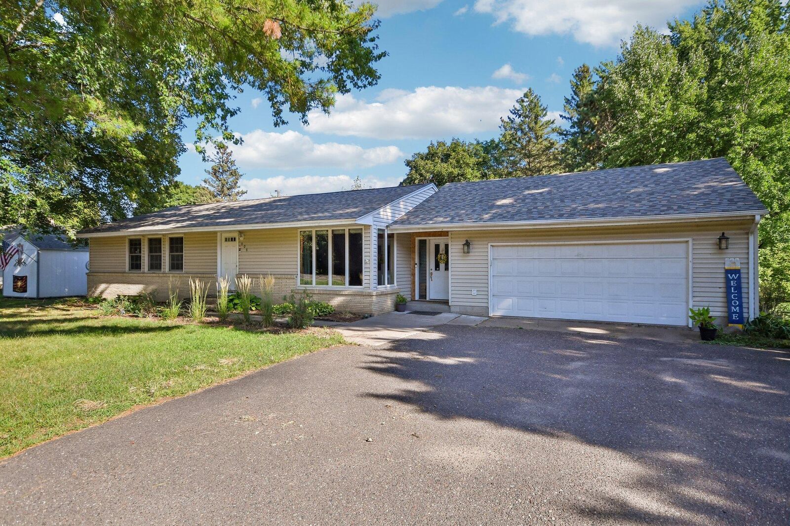 Property Photo: 906 N Cascade Street WI 54020