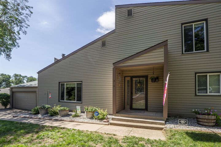 Property Photo:  3463 Lindenwood St  IA 51104 