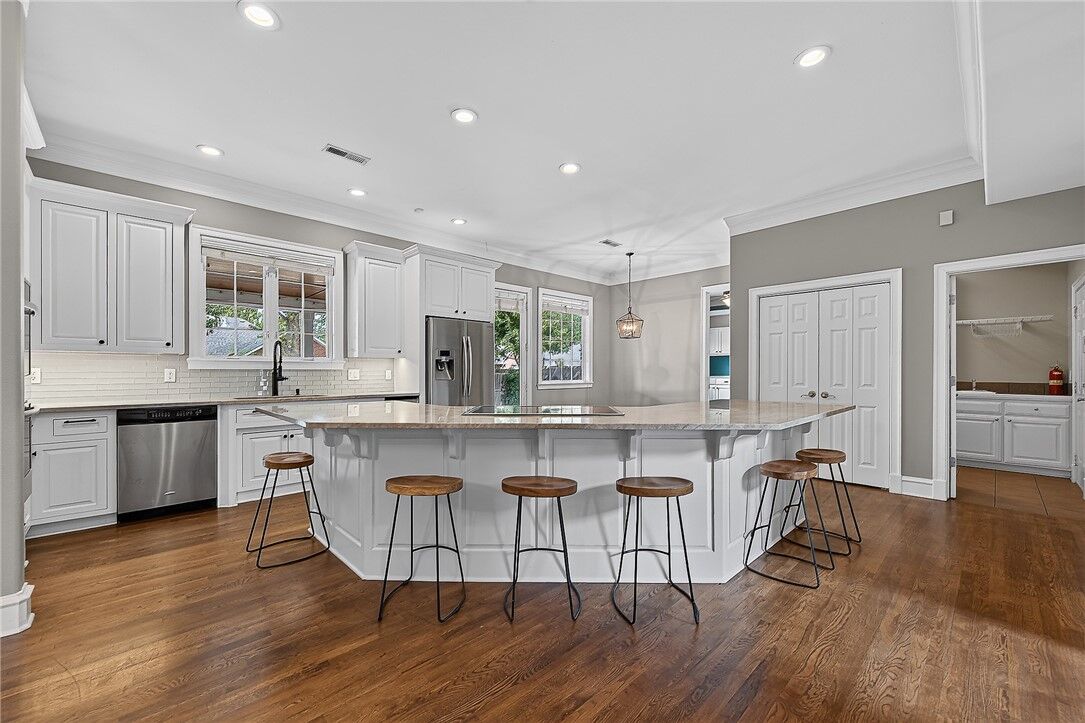 Property Photo: 5212 S 44th Place AR 72758