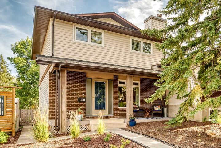 Property Photo: 6 Edgedale Way NW AB T3A 2P8