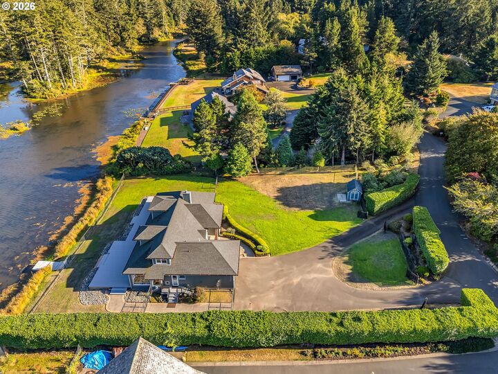 Property Photo: 1202 SW Pine Dr OR 97146