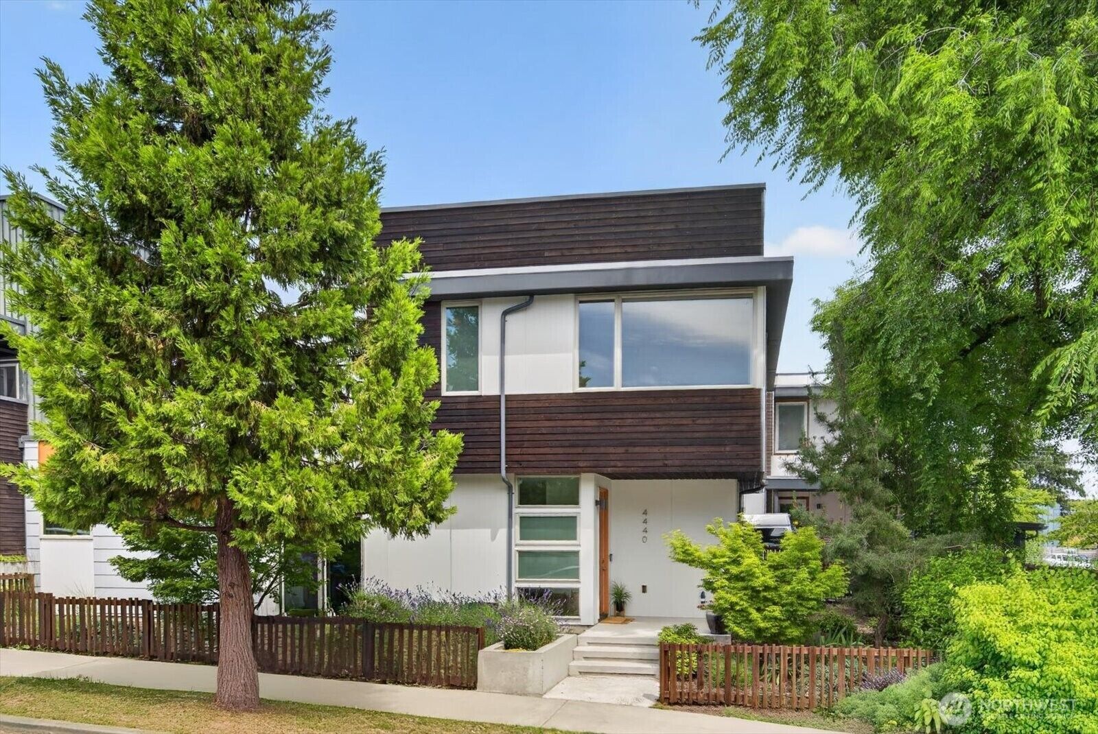 Property Photo:  4440  Renton Avenue S  WA 98108 
