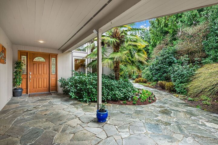 Property Photo: 16 Cascade Key WA 98006