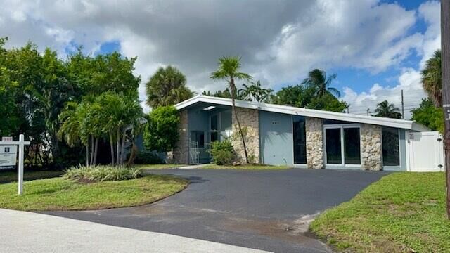 Property Photo: 4411 NE 13th Terrace FL 33334