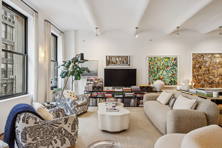 Property Photo:  11 W 20th Street 7  NY 10011 