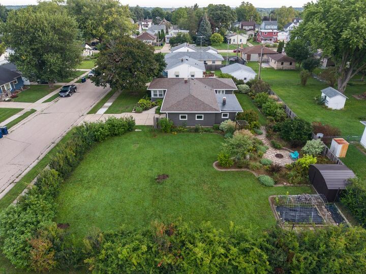 Property Photo:  1245 S Terrace Street  WI 53546 