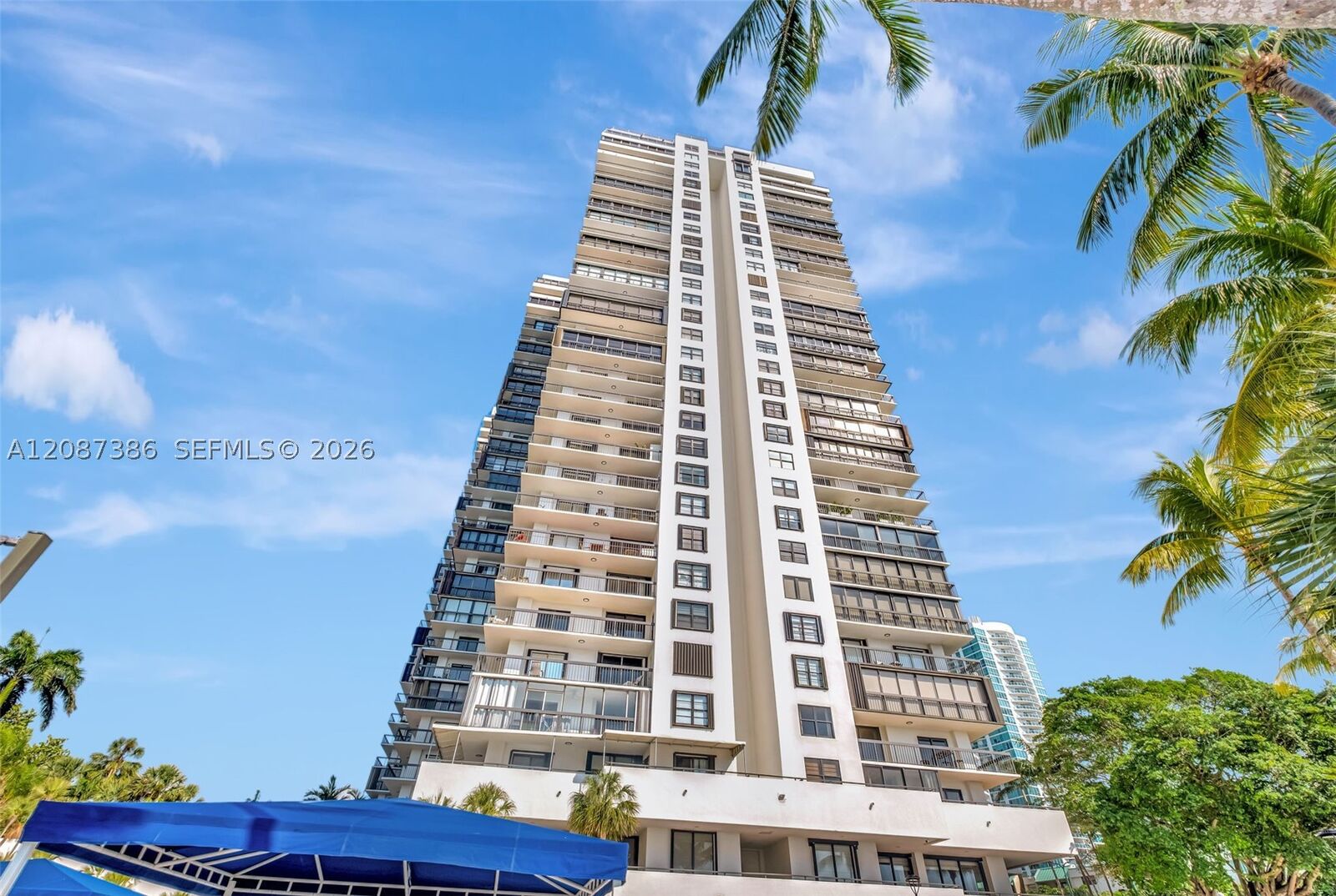 Property Photo: 2333 Brickell Ave 2814 FL 33129