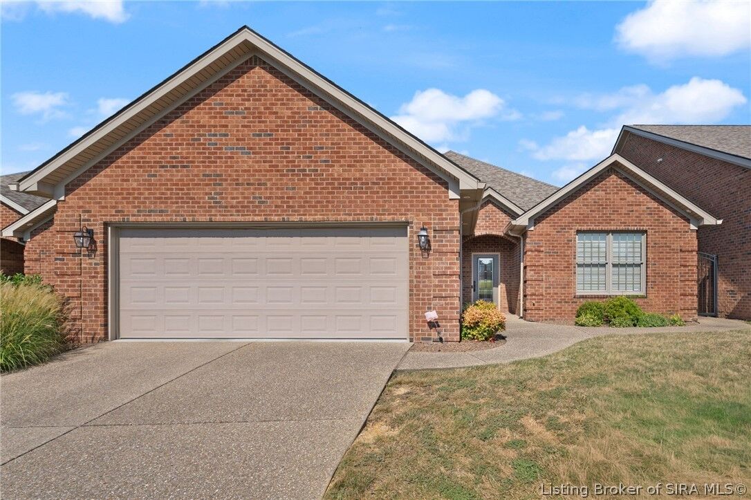 Property Photo: 2423 Aspen Way IN 47130