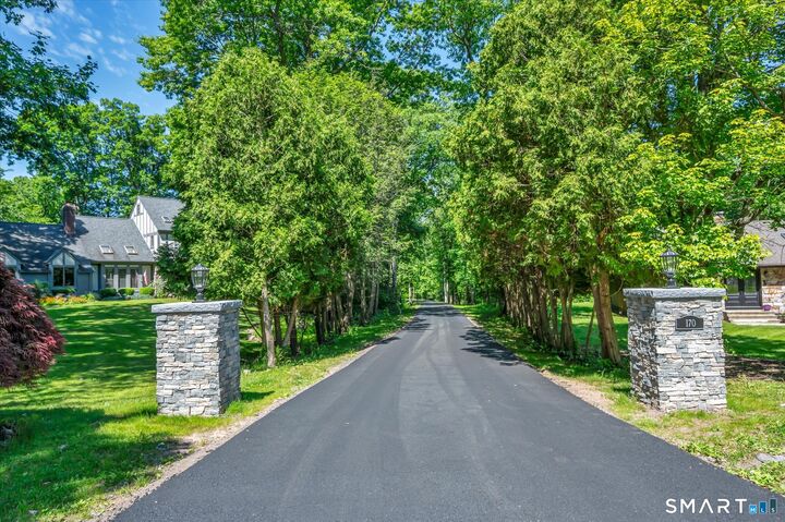 Property Photo:  170 Birchwood Drive  CT 06518 