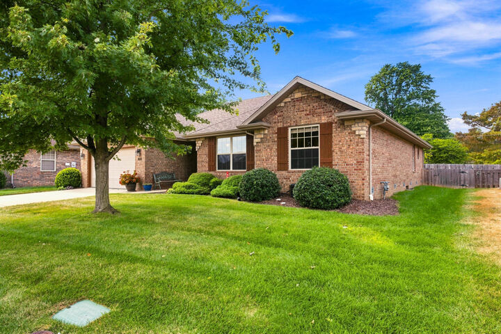 Property Photo: 729 N Bluegill Street MO 65714