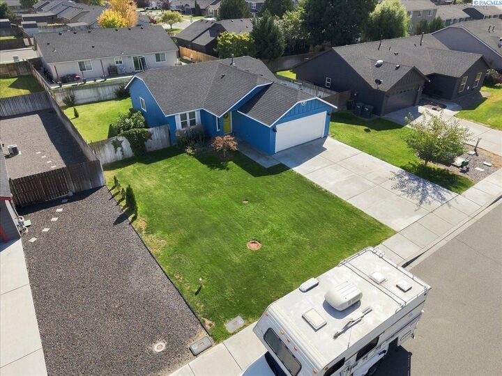 Property Photo:  6107 Westport Ln  WA 99301-7801 