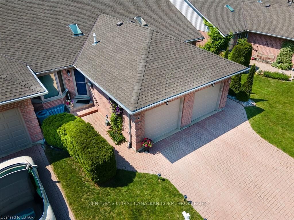 Property Photo:  90 Ontario Street S 5  ON N0M 1T0 