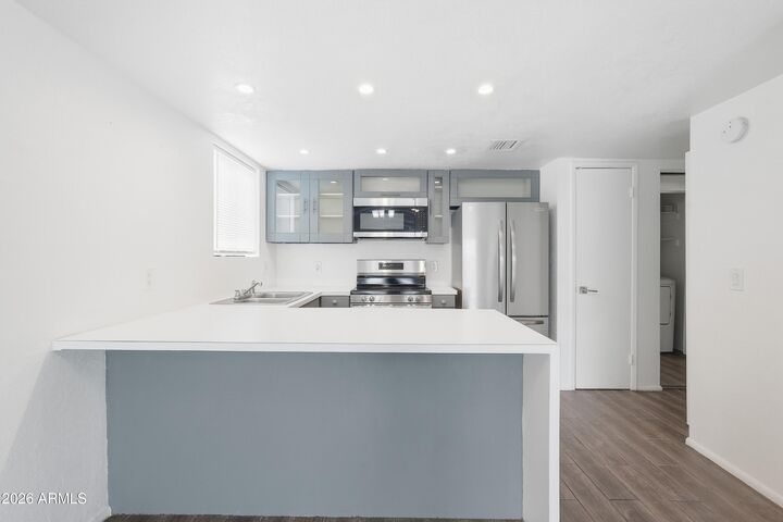 Property Photo:  850 S River Drive 1111  AZ 85281 