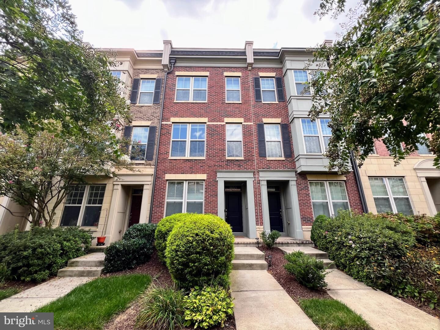 Property Photo: 860 Regents Square 339 MD 20745